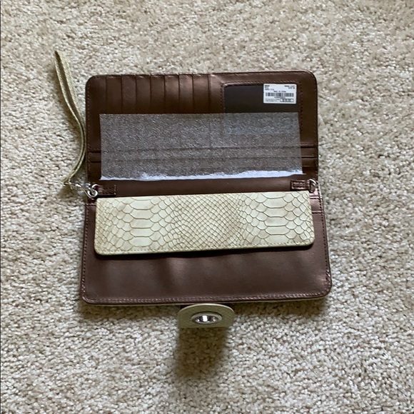 B2GOFREE 🍭Clutch/Wristlet NWTs - Picture 3 of 8